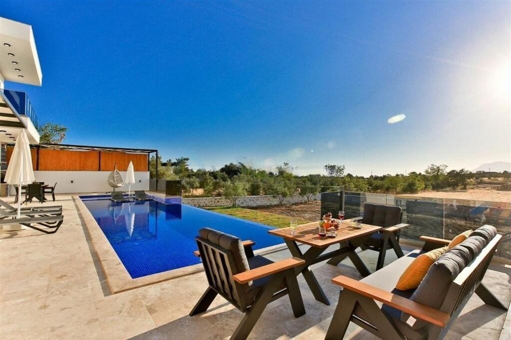 Villa Lycian-Kalkan 3 Bedroom-2 Jakuzzies-Sauna-Turkish Hamam-Huge Private Pool&lovely garden Kaş Buitenkant foto