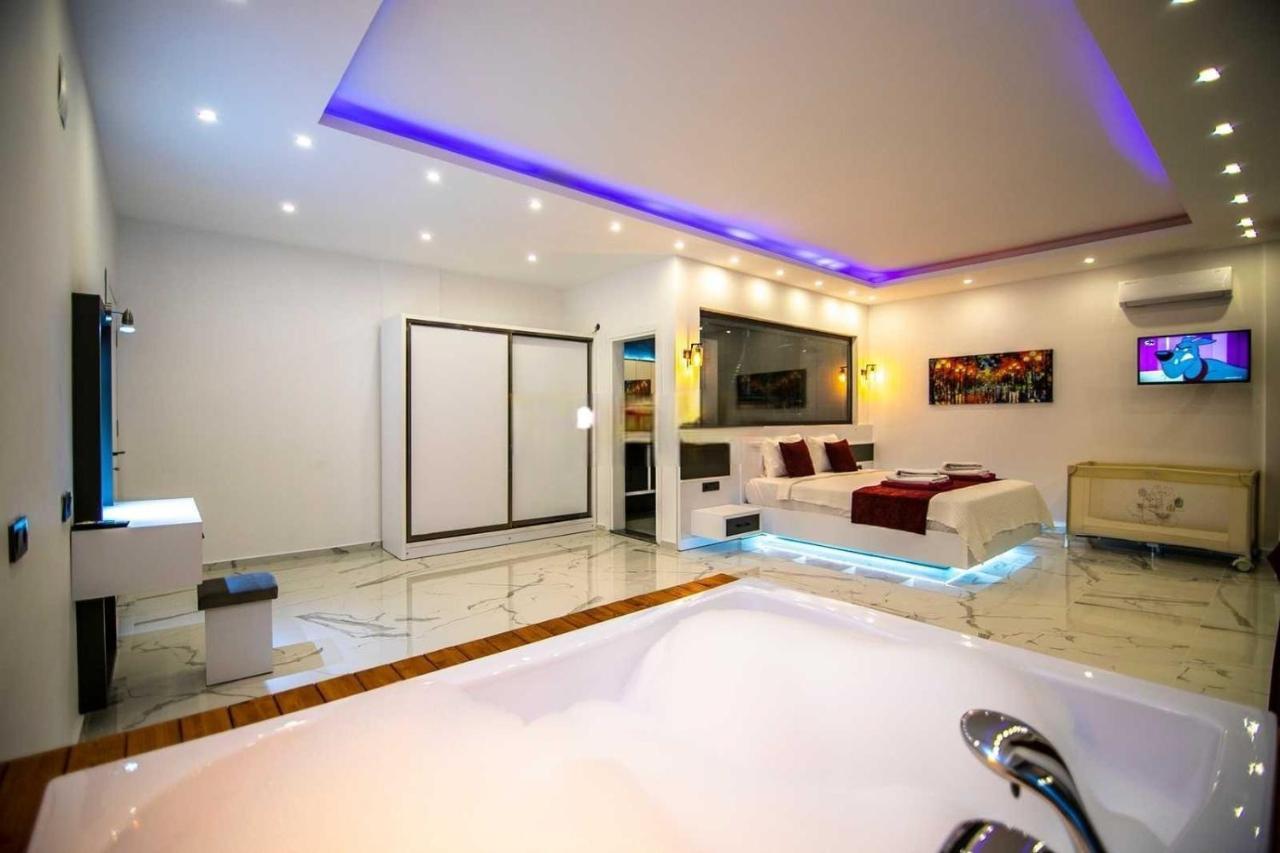Villa Lycian-Kalkan 3 Bedroom-2 Jakuzzies-Sauna-Turkish Hamam-Huge Private Pool&lovely garden Kaş Buitenkant foto