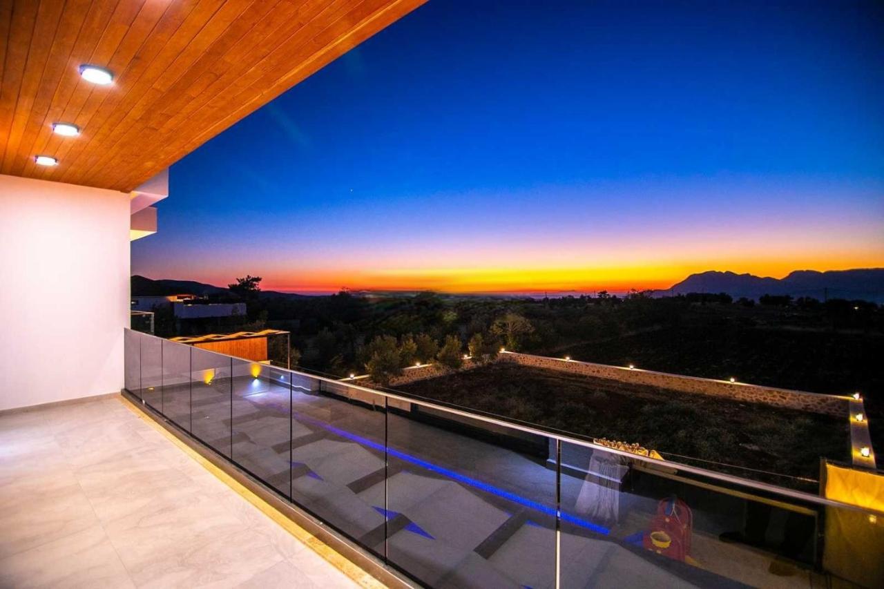 Villa Lycian-Kalkan 3 Bedroom-2 Jakuzzies-Sauna-Turkish Hamam-Huge Private Pool&lovely garden Kaş Buitenkant foto